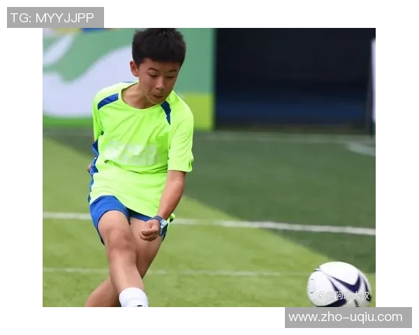 足球拉球技巧解析与训练方法分享助你提升球技水平